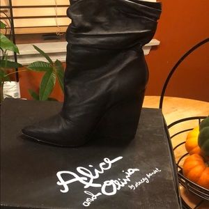 Like new. Worn about 3x